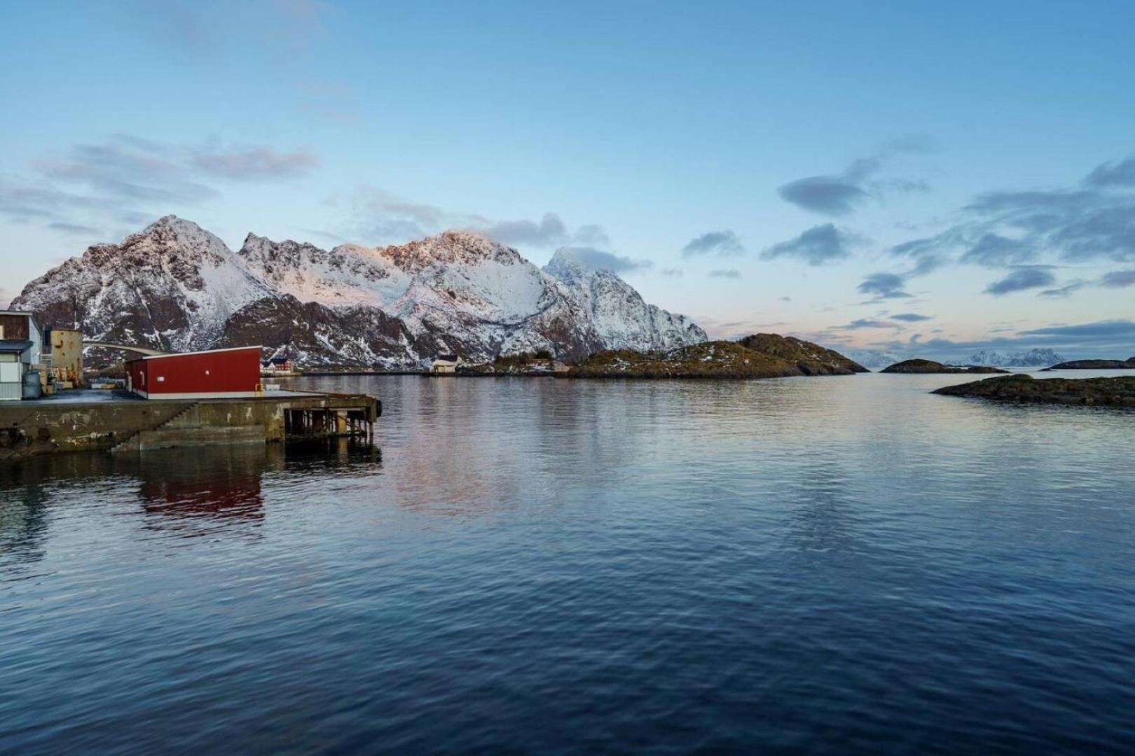 Rorbuleilighet I Idylliske Henningsvær Exterior foto